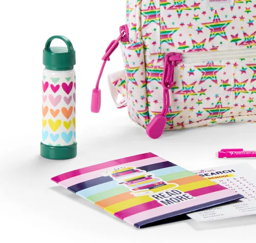 Vista 5 de American Girl Truly Me Star Student - Juego de mochila de 8 piezas para muñecas de 18 pulgadas con estampado de estrellas arcoíris x mochila STATE