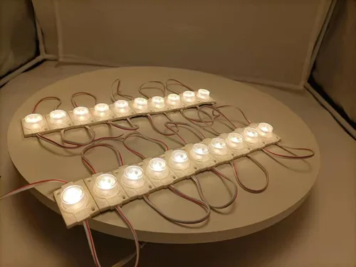 Vista 2 de Q QINGCHEN Módulo LED blanco cálido 3000K 12V con lente 2.0W para caja de luz con cinta adhesiva trasera (paquete de 20 unidades)