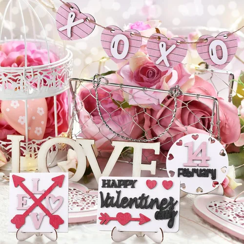 Vista 4 de Patelai Juego de decoración de bandeja escalonada para el día de San Valentín, letreros de madera para mesa de San Valentín, diseño de corazón