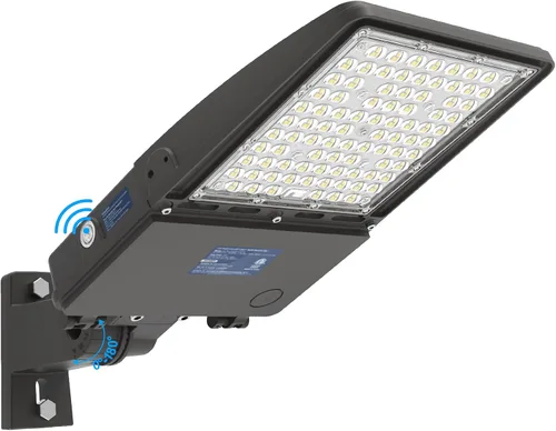 AKK Luz LED de estacionamiento de 150 W, 21,000 lm con fotocélulas del atardecer al amanecer. IP65 impermeable, luz diurna de 5000 K, montaje de