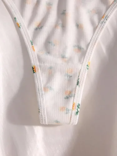 Vista 4 de SHENHE Paquete de 5 tangas con estampado floral para mujer, de tiro bajo, ropa interior diaria