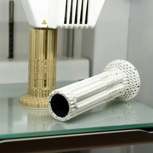 Vista 4 de Caverna™ ST - Filamento elastomérico microporoso para impresora 3D de grado profesional de 0.112 in, 17.64 oz; imprime piezas elásticas, suaves