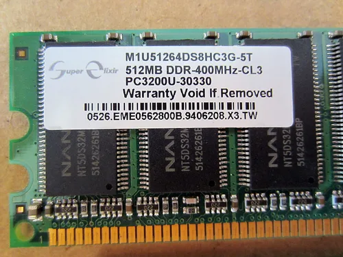 Vista 3 de Corsair Memoria de escritorio DDR de 1 GB (2 x 512 MB) y 400 MHz