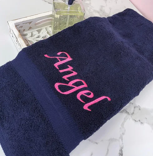 Vista 2 de Liberty21 Toalla de baño personalizada con monograma. Toalla bordada personalizada. (azul oscuro)