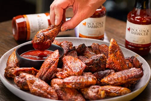 Vista 4 de Jack Stack Barbecue - Salsa picante para barbacoa Kansas City - Salsa picante ahumada KC BBQ (paquete de 2, botellas de 18 onzas)