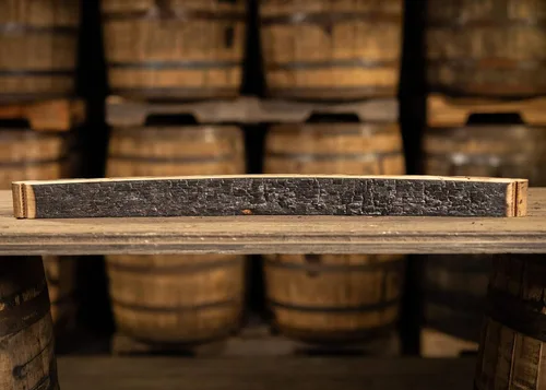 Vista 3 de Juego de 10 auténticos palos de barril de roble bourbon/whisky para proyectos de bricolaje, manualidades y decoración de paredes - Midwest Barrel