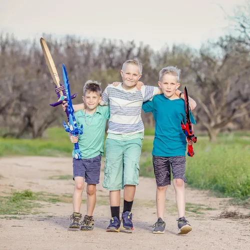 Vista 3 de Formidable Toys - Espadas de espuma de 32 pulgadas para niños, diseños para mezclar y combinar, juguetes de juego de simulación y caballeros