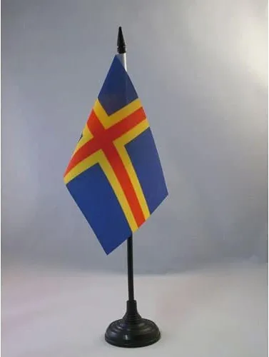 Vista 2 de Aland Table Flag 4'' x 6'' - Aland - Finland Desk Flag 15 x 10 cm - Black plastic stick and base - AZ FLAG