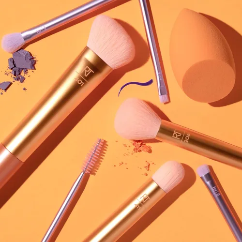Vista 12 de Real Techniques - Juego de 8 piezas de brochas y esponjas Level Up, brochas de maquillaje para sombra de ojos, base, colorete y bronceador, esponja