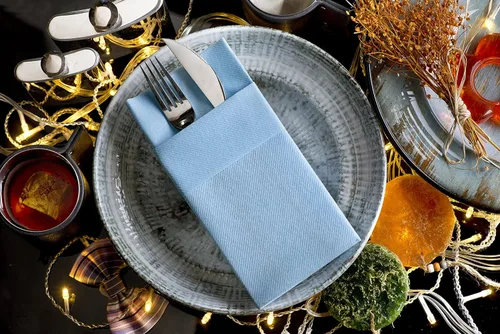 Vista 5 de Servilletas de papel desechables azul bebé con bolsillo incorporado para cubiertos, servilletas de tacto de lino absorbentes para cocina, baño