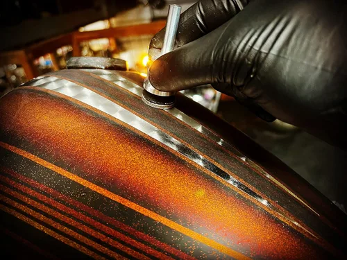 Vista 3 de LiME LiNE Girador para Hojas de 1" pulgada Engine Turn para Dorado y Plateado