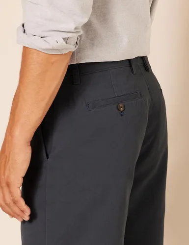 Vista 4 de Tienda Essentials - Pantalón corto de ajuste clásico, 9 pulgadas, para hombre