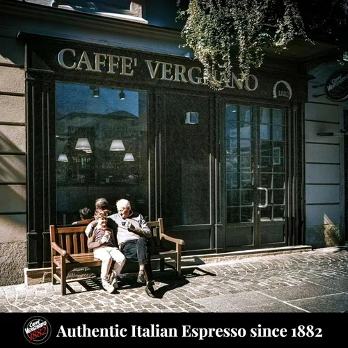 Vista 8 de Cápsulas compatibles para máquina de espresso línea original de tostado medio de Café Vergnano 1882, café espresso de arábica y robusta, café