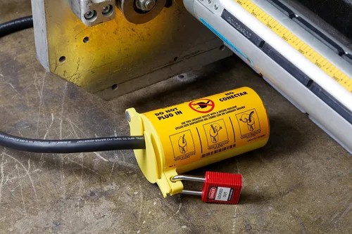 Vista 3 de Brady - PLO23 Prinzing 3-en-1 Plug Lockout Amarillo