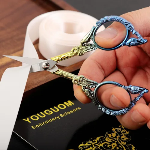 Vista 5 de YOUGUOM Tijeras pequeñas para manualidades, tijeras de bordado afiladas para todo propósito, puntas rectas, mini tijeras de coser, corte de hilo