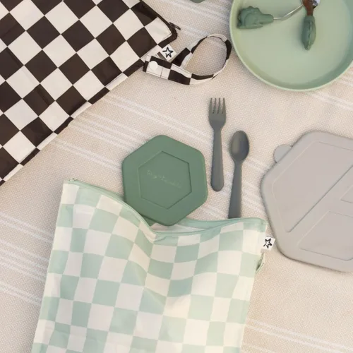 Vista 2 de Tiny Twinkle Bolsas húmedas a prueba de desorden Paquete de 2 bolsas húmedas reutilizables impermeables para trajes de baño Ropa de bebé Bolsa