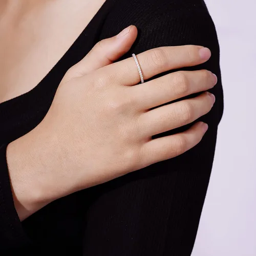 Vista 3 de Tienda Essentials Anillo de plata de ley chapado en platino o oro con circonita cúbica redonda de elementos infinitos