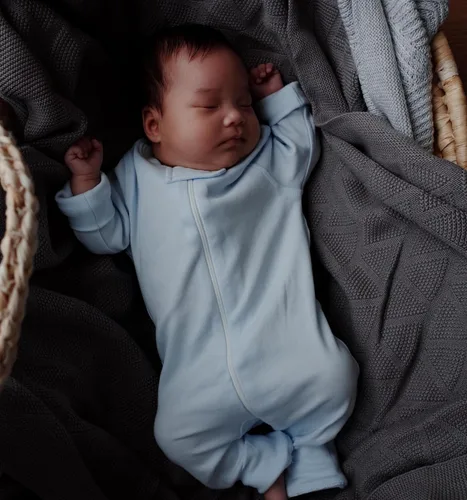 Vista 4 de Owlivia Algodón orgánico con cremallera para bebé niño y niña, Sleep N Play, sin pies, manga larga