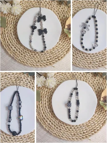 Vista 3 de cioatu 4 Piezas de Lindos Abalorios para Teléfono, Correa de Teléfono con Cuentas Estética Y2K, Llavero para Celular, Lindo Oso Mariposa Corazón