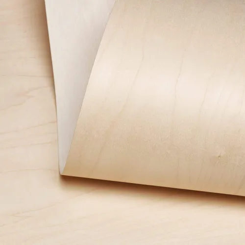 Vista 2 de Chapa de madera de birch de Edge Supply, corte rotatorio, 24” x 48”, sin pegar, respaldo de papel de 10 mil, chapa de roble de cara de grado “A