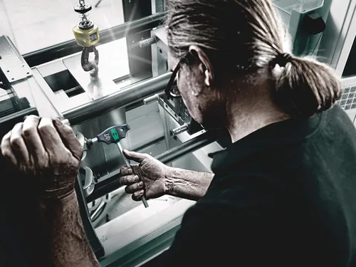 Vista 6 de WERA 05023353001 454 HF T-Handle Destornillador hexagonal Hex-Plus con función de sujeción, 0.315 x 7.874 in