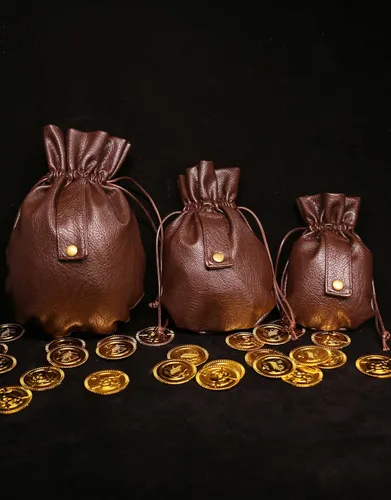 Vista 4 de Haikyuu - Bolsa medieval de piel sintética con cordón de cuero, monedero, almacenamiento renacentista, bolsa de dados, Marrón, Medieval