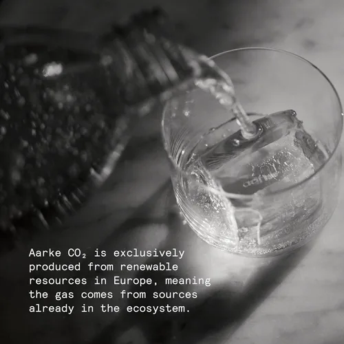 Vista 5 de Aarke Carbonator lll con cilindro de CO2, máquina de agua con gas y carbonatación, acero inoxidable con botella reutilizable PET sin BPA, volumen