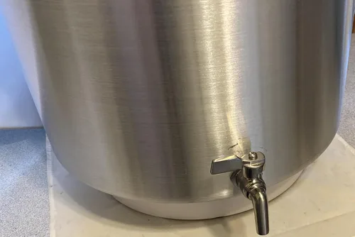 Vista 2 de Olla de aluminio de 38.5 cuartos con boquilla de espita + tapa de tapa Hervidor resistente de 9.6 galones con grifo de válvula de drenaje para verter