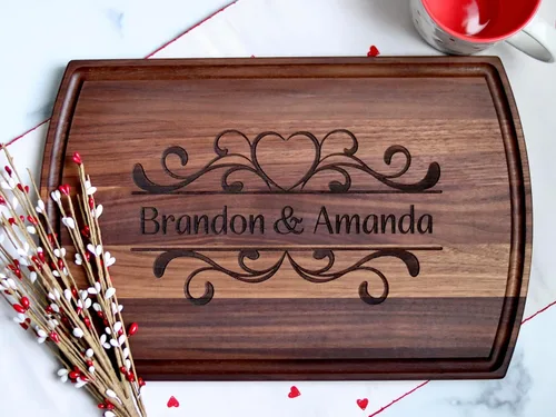 Vista 4 de Handmade Personalized Wood Engraved Cutting Board, Perfect Gift for Weddings, Anniversaries, and Housewarmings-Choose From Walnut, Maple, or Cherry.