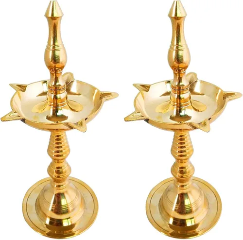 Vista 8 de Latón Kerala Samai Standing Deepak para Puja – Lámpara de aceite tradicional Diya Indian Grabado Profundo Diwali Deepawali Kutthu Vilakku Pooja