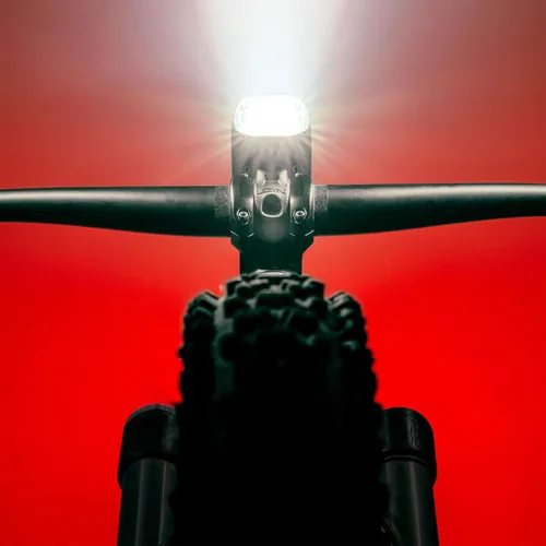 Vista 7 de LEZYNE Mega Drive - Luz frontal LED blanca recargable por USB, resistente a la intemperie, IPX7, con múltiples modos de sólido y flash, soporte