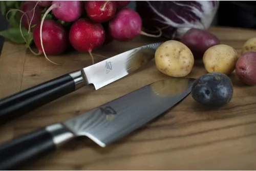 Vista 2 de Shun Cuchillo Santoku clásico de 5 1/2