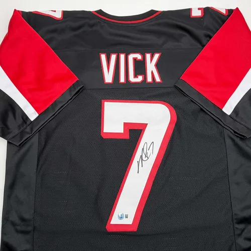 Vista 2 de Camiseta de fútbol americano negra autografiada/firmada de Michael Mike Vick Atlanta PSA/DNA COA