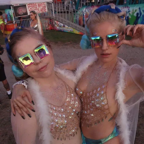 Vista 2 de GloFX Gafas de caleidoscopio cuadradas Marco de metal MC Squared Rainbow Light Diffraction EDM Festival Rave Prism Gafas