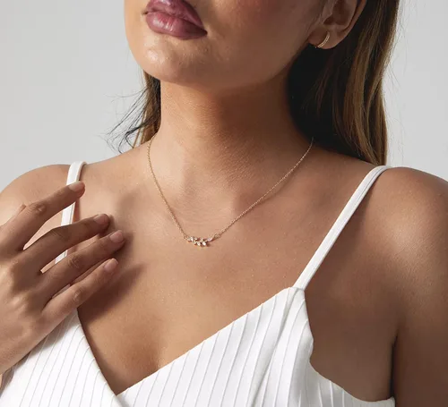 Vista 2 de Tasiso Collares de diamantes para mujer, delicado collar de hoja de circonita cúbica, chapado en oro de 14 quilates, collar de gargantilla