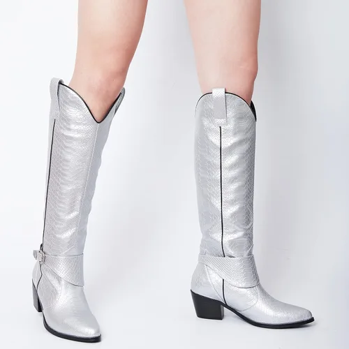 Vista 7 de SaraIris Botas vaqueras para mujer, botas vaqueras de tacón grueso, punta puntiaguda, botas bordadas hasta la rodilla, botas altas de media