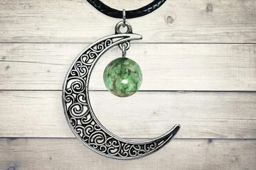 Vista 3 de Real Colombian Emerald Silver Celtic Moon Gemstone Pendant- Small Pendant, Bracelet Charm- May Birthstone Celestial Jewelry With Certificate of