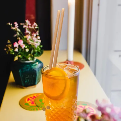 Vista 5 de Pajitas biodegradables de caña de azúcar, pajitas compostables de 10.2 pulgadas de largo, alternativa sin plástico a granel para bebidas frías