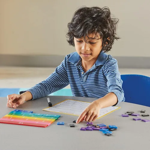 Vista 6 de hand2mind Math Tools - Conjuntos de grupos pequeños 2-3 por Reagan Tunstall y Kristina Grant, manipuladores matemáticos, base diez bloques, dinero