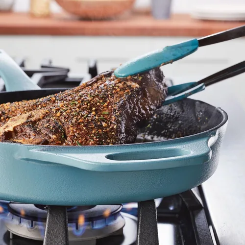 Vista 6 de Rachael Ray NITRO - Sartén de hierro fundido con mango auxiliar y boquillas de vertido, 12 pulgadas, color rojo