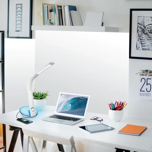 Vista 6 de OttLite Lámpara de escritorio LED con base que cambia de color y USB