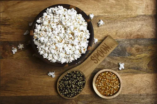 Vista 3 de Amish Country Popcorn Bolsas de palomitas de maíz amarillas de 2 a 2 libras, anticuadas, sin OMG y sin gluten (4 libras en total)