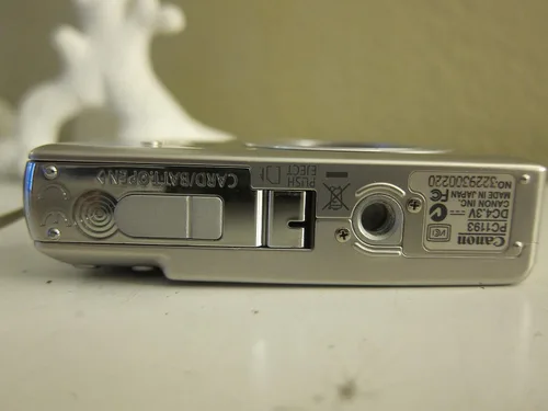 Vista 2 de Canon PowerShot SD600 6MP Cámara digital Elph con zoom óptico 3x (Modelo antiguo)