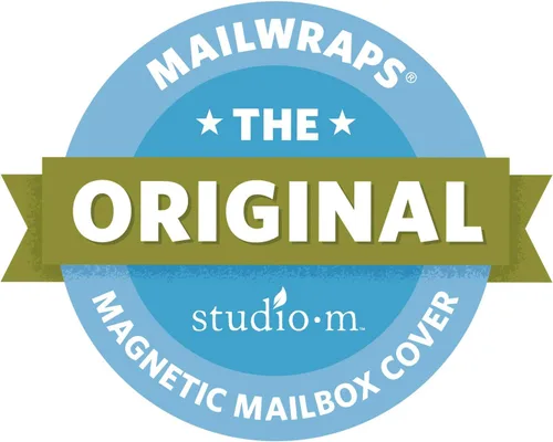 Vista 3 de MailWraps Studio M Geranium Welcome Decorative, la cubierta magnética original para buzón, fabricada en Estados Unidos, durabilidad superior a