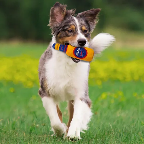 Vista 4 de Pets First NFL Buffalo Bills - Botella de cerveza de peluche para perros y gatos, juguete de chirrido de perro y gato, botella de soda de estadio