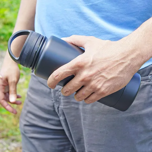 Vista 6 de Vaso seguro de distracción – Botella de acero inoxidable, 12 onzas ocultas, para dinero, llaves, joyas, color negro