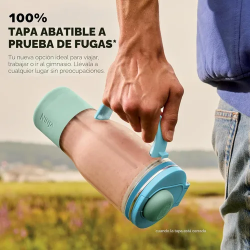 Vista 4 de Ninja Blendboss™ Licuadora personal para batidos y bebidas congeladas Vaso de viaje de 26 onzas con tapa a prueba de fugas, boquilla para beber