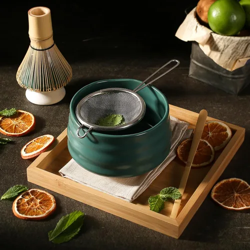 Vista 5 de Kit de Ceremony Matcha – Batidor tradicional de bambú (Chasen) Scoop (Chashaku) Chawan Bowl con boquilla de vertido, soporte para batidor, bandeja