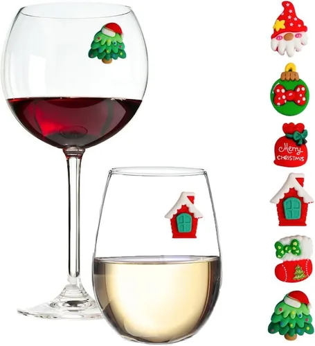 Vista 11 de Simply Charmed Dijes de copa de vino de perro de Navidad, marcadores magnéticos para todas tus bebidas navideñas, juego de 6