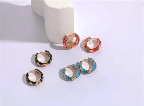 Vista 5 de Aretes de aro pequeños con diseño de flores esmaltadas vintage, estilo japonés, para mujer